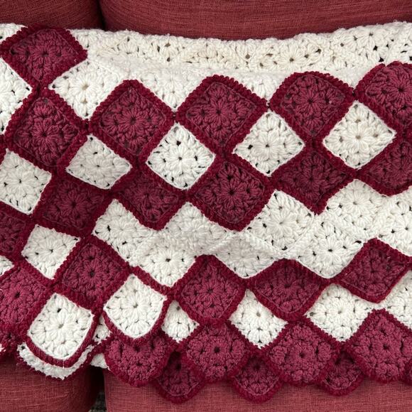 NEW Blanket Afghan Throw Handmade Pink, Green and White Flowered Size 84” x 57” - Picture 7 of 7